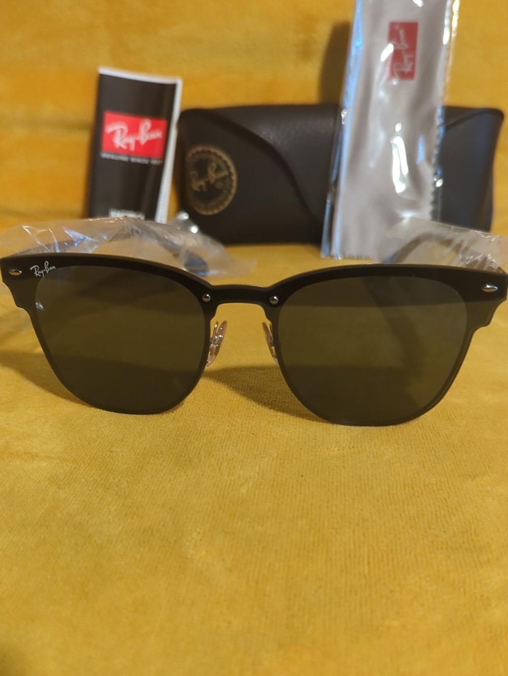 Ray-Ban Men’s Sunglasses - Black Frame with Dark Lenses
